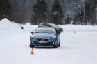 Volvo V40 Cross Country T5 AWD bei Schnee