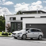 Volvo V60 Plug-in-Hybrid beim tanken