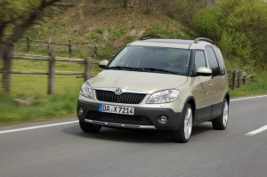 Die Frontpartie des neuen Skoda Roomster Scout