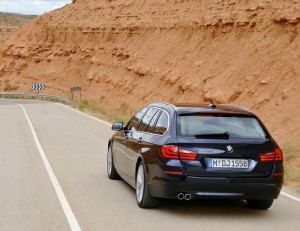 Der BMW 5er Touring zeigt sich von hinten