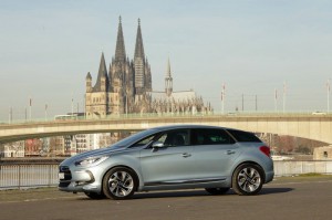 Standaufnahme vom Citroen DS5 in der Seitenansicht