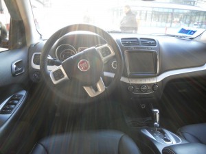 Das Cockpit des Fiat Freemont AWD