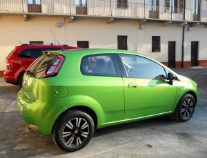 Fiat Punto präsentiert sich von der Seite