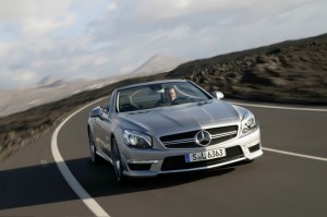 Der Mercedes-Benz SL 63 AMG in der Frontansicht in der Farbe Silbe