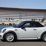 Mini Roadster zeigt sich von der Seite