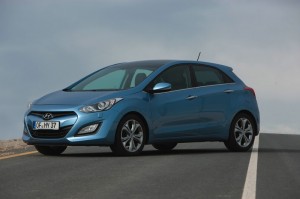 Hyundai i30 in der Front- Seitenansicht (Standaufnahme)