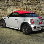 2012 Mini Coupe John Cooper Works in der Seiten- Heckansicht