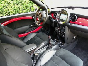 Das Interieur des Mini Coupe John Cooper Works