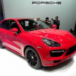 Porsche Cayenne GTS in Rot auf der China-Messe 2012
