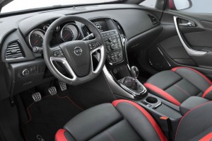 Das Cockpit der neuen Opel Astra Baureihe