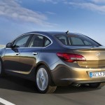 Opel Astra Stufenheck in der Heckansicht