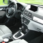 Das Cockpit des Audi Q3 quattro 2.0 TSFI