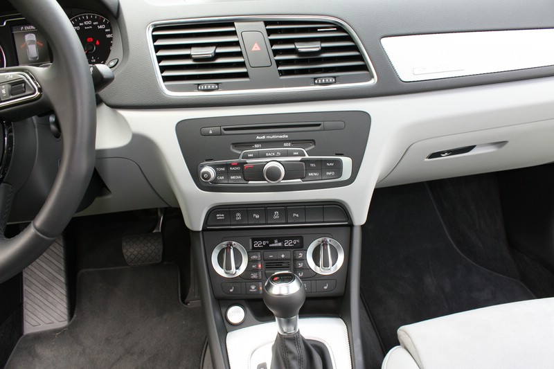 https://www.autosmotor.de/wp-content/uploads/2012/07/Audi-Q3-quattro-2.0-TSFI-Mittelkonsole.jpg