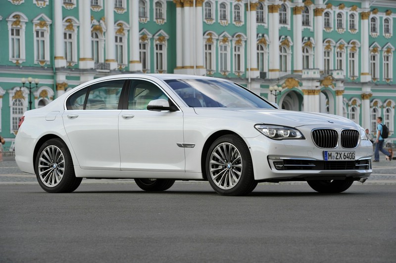 BMW 7er Facelift 2012 (F01): Sportlichkeit und Luxus in Vollendung - Speed  Heads