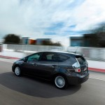 Der neue Toyota Prius Plus in der Seitenansicht