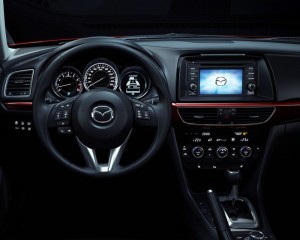 Das Cockpit des neuen Mazda6