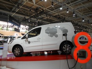 Der neue Citroen Belingo Electrique in der Seitenansicht