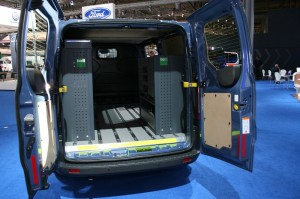 Die Ladefläche/das Platzangebot des Ford Transit Custom