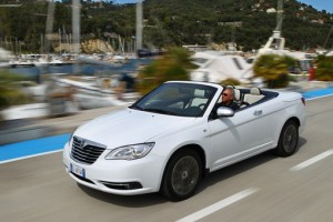 Weißer Lancia Flavia als Cabriolet