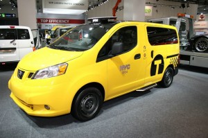 Nissan NV200 Yellow Cab auf der Nutzfahrzeugmesse IAA 2012