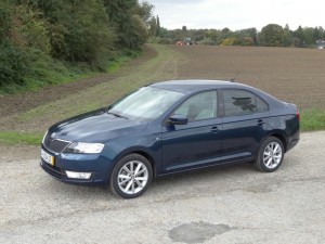 Skoda Rapid (2012) in Dunkel-Blau