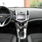 Das Armaturenbrett des Chevrolet Cruze 2.0 TD LTZ Station Wagon