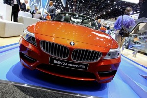 Der neue BMW Z4 Facelift in der Farbe Valencia Orange Metallic