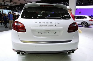 Weisser Porsche Cayenne Turbo S auf der NAIAS Detroit 2013