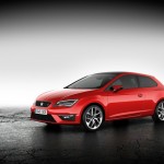 Seat Leon SC in Rot in der Front - Seitenansicht