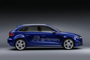 Blauer Audi A3 Sportback G-Tron in der Seitenansicht