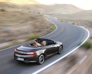 Opel Cascada Cabriolet 2013 in der Heckansicht