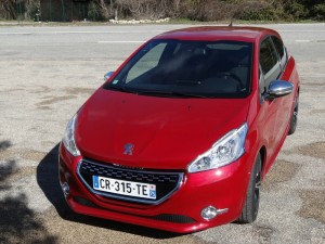 Die Frontpartie des Peugeot 208 GTI