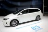 weisser Toyota Auris Touring Sports (Kombi) 2013