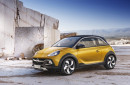 Gelber Opel Adam Rocks in der Seitenansicht