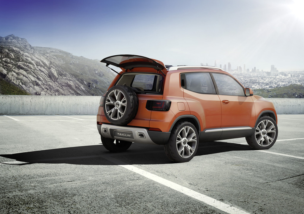 2014er Studie VW Taigun in der Außenfarbe Orange, Standaufnahme