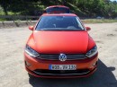 Der Kühlergrill des Volkswagen Golf Sportsvan 2.0 TDI DSG Bluemotion